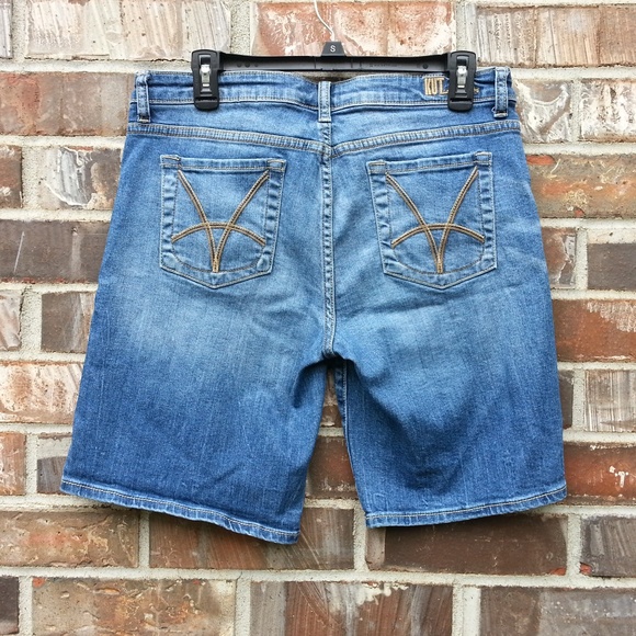 Kut | Catherine Boyfriend shorts size 8 - Picture 4 of 5